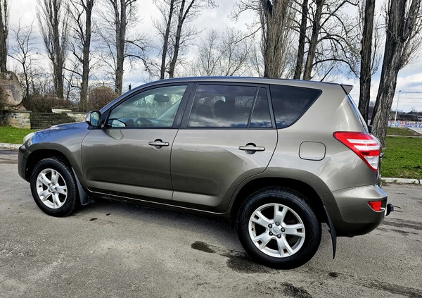 Toyota RAV4 cena 41600 przebieg: 224000, rok produkcji 2009 z Trzebiatów małe 326